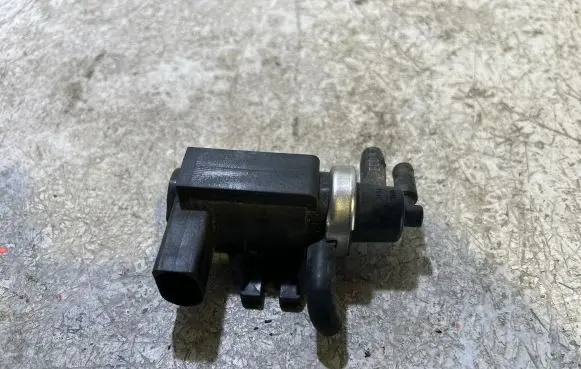 Skoda Octavia Mk1 (1U) Turbo solenoid valve 1J0906627 03T008 72290320