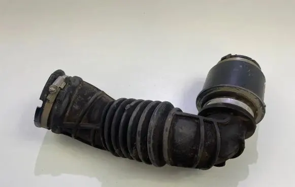 Opel Mokka X Air intake hose/pipe 95374554