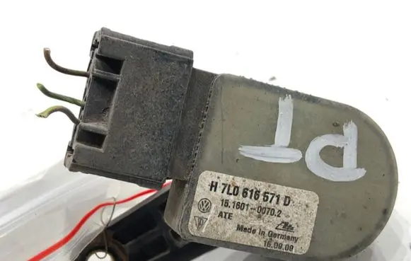 Headlight/headlamp level sensor