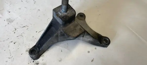 Ford Connect Engine mounting bracket 98AB7M125AF 98AB7M125