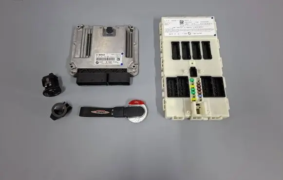 Mini One - Cooper F56 F55 Engine ECU kit and lock set 9364637 8582719