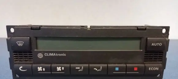 Volkswagen PASSAT B5.5 Climate control unit 0005GP