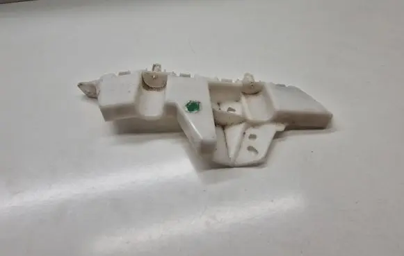 Buick Encore I Front bumper mounting bracket 42669318