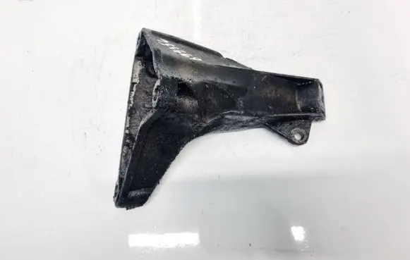 Volkswagen PASSAT B5.5 Engine mounting bracket 8D0199308AB