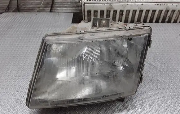 Mercedes-Benz Vito Viano W638 Headlight/headlamp 6388200061