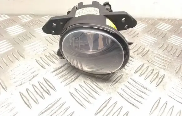Mercedes-Benz C W204 Front fog light A2518200756 030507600101