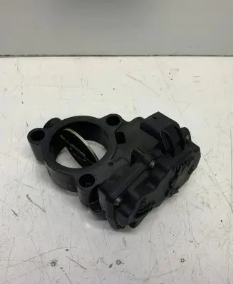 BMW X3 F25 Throttle valve 8512452 A2C80221201 01210