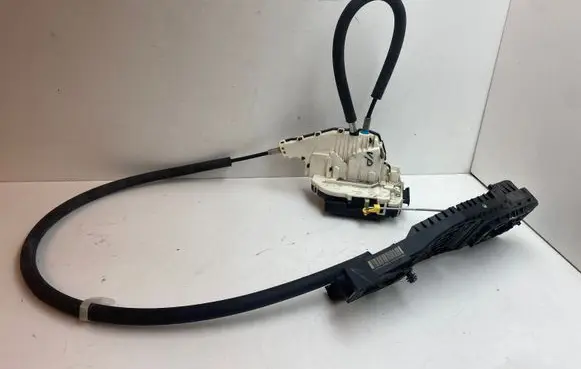 Maserati Levante Front door lock 670101183