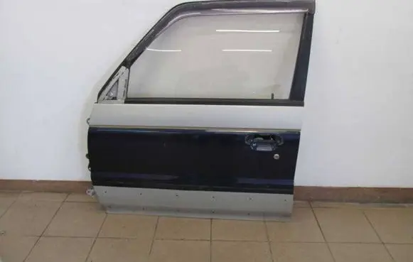 Mitsubishi Pajero Front door 2906