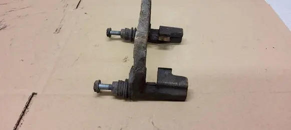 Citroen C5 Brake caliper pad carrier rear 