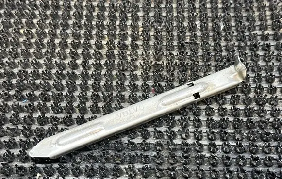 Volvo V70 Headlight/headlamp mounting bracket 30678340
