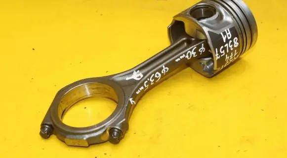 Audi A6 S6 C6 4F Piston with connecting rod 83L57