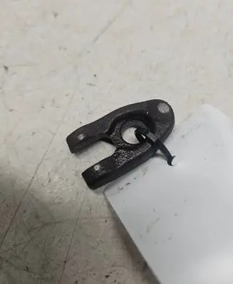 Renault Megane II Fuel Injector clamp holder