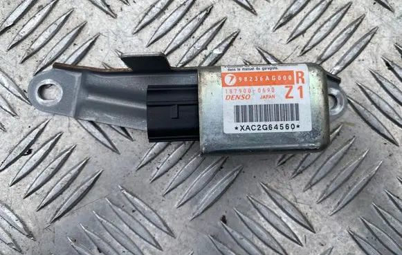 Subaru Legacy Airbag deployment crash/impact sensor 98236AG000 XAC2G64560 1879000690