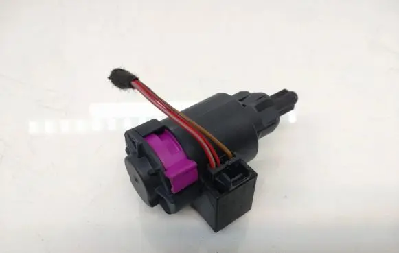 Audi A4 S4 B8 8K Brake pedal sensor switch 4F0945459B 310519