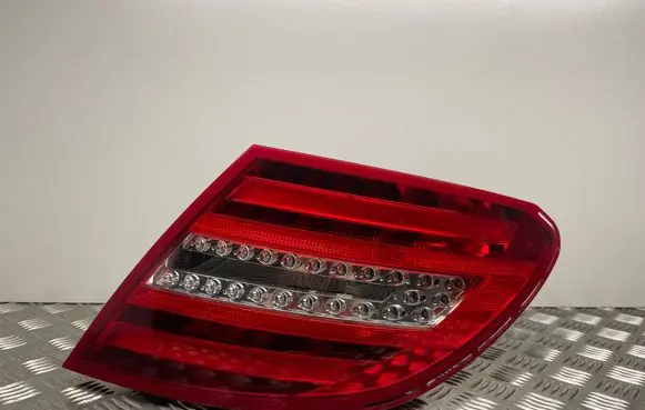 Mercedes-Benz C W204 Rear/tail lights 2049060503