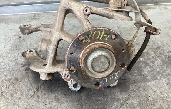 Rear wheel hub