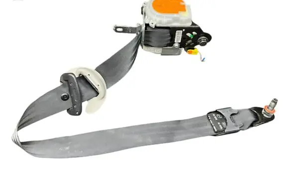 Hyundai i40 Front seatbelt 0589P1000145