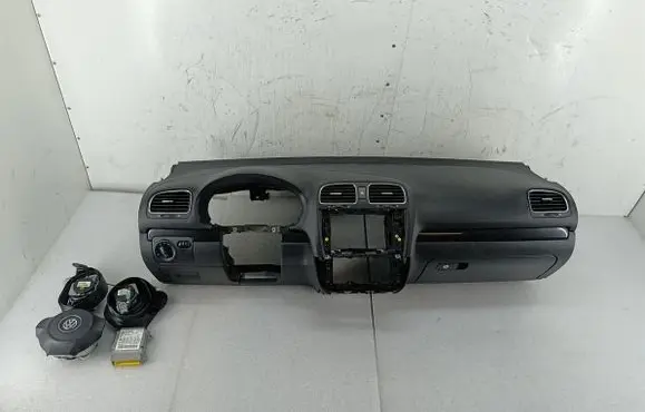 Volkswagen Golf VI Dashboard 