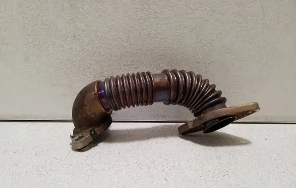 Nissan Navara D23 EGR valve line/pipe/hose 147252403R