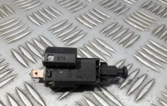 Opel Astra G Brake pedal sensor switch 09132299 09175172