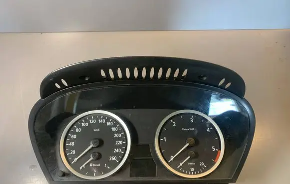 BMW 5 E60 E61 Speedometer (instrument cluster) 6947363 110080213