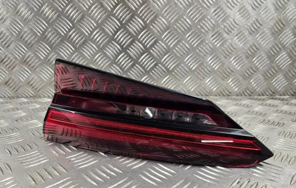 Audi A5 Tailgate rear/tail lights 8W6945094E