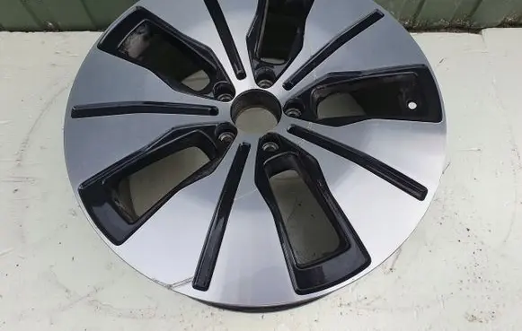 Mercedes-Benz EQC R19 alloy rim 