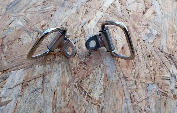 BMW 1 E81 E87 Tie down hook / loop 7129196