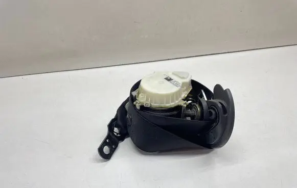 BMW X3 E83 Front seatbelt 34003070