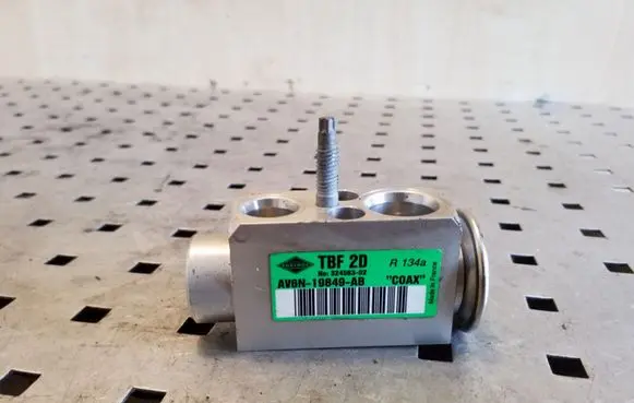Ford Focus Air conditioning (A/C) expansion valve AV6N19849AB