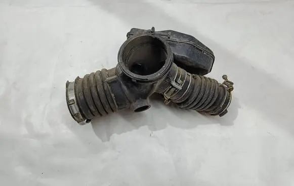 Lexus RX 330 - 350 - 400H Air intake duct part 1788120140 1788020160