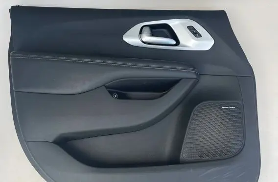 Chrysler Pacifica Front door card panel trim