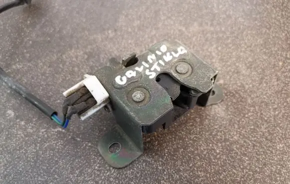 Hyundai Santa Fe Tailgate window lock/catch/latch 