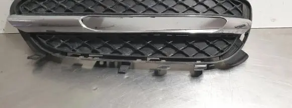Mercedes-Benz E W212 Front bumper lower grill A2128851823