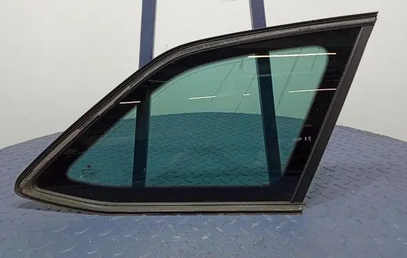 Skoda Superb B5 (3U) Rear side window 3V9845298L