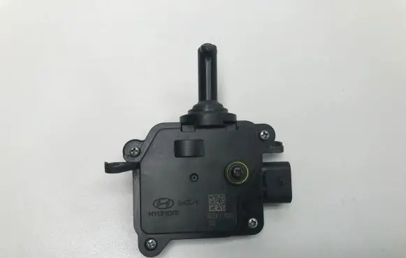 Fuel tank cap lock