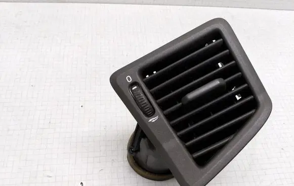 Volvo V70 Dashboard side air vent grill/cover trim
