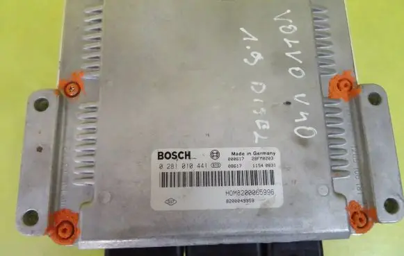 Volvo S40, V40 Engine control unit/module 0281010441