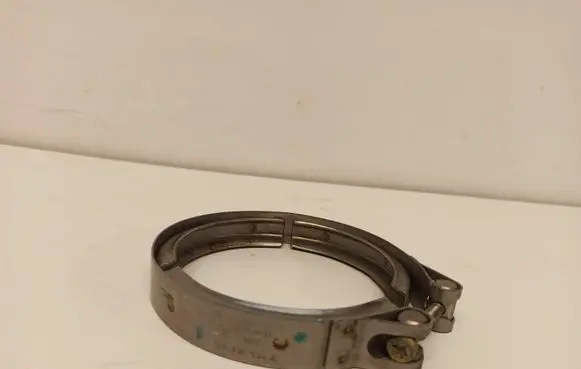 Skoda Superb B5 (3U) Muffler pipe connector clamp 04L131455A