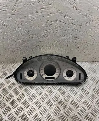 Mercedes-Benz E W211 Speedometer (instrument cluster) 110080284017 A2115400547