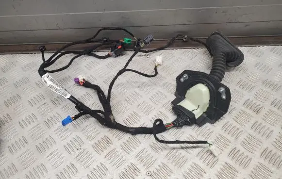 Jeep Grand Cherokee Front door wiring loom P68251720AC 68251720AC