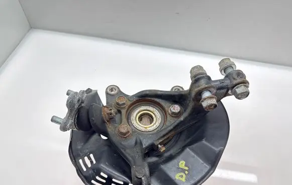 Toyota Yaris Cross Front wheel hub