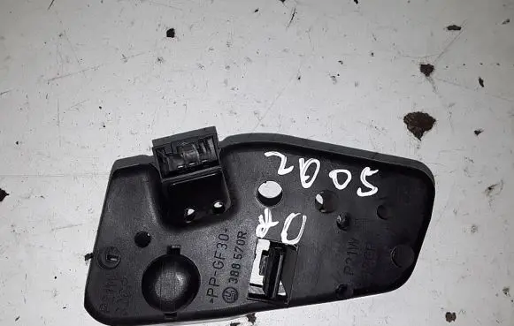 BMW 3 E46 Tail light bulb cover holder 388570R 8374810
