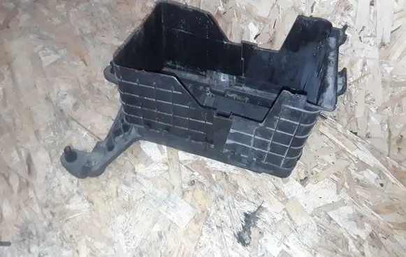 Volkswagen Golf V Battery box tray 1K0915333C