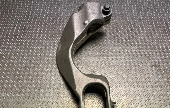 Jeep Grand Cherokee WL Lower shock absorber bracket 68417134AA 60749D2207161873 134AA