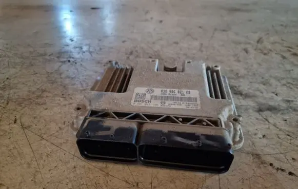 Volkswagen Touran I Engine control unit/module 03G906021KB