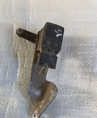 Rear air suspension level height sensor