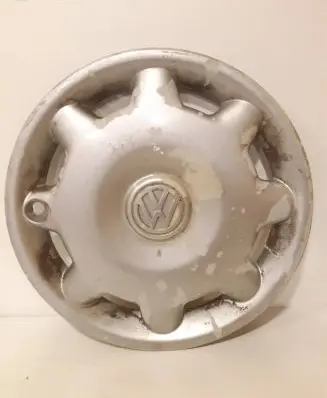 Volkswagen Jetta III R14 wheel hub/cap/trim 1HM601147A