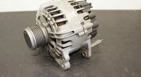 Volkswagen T-Roc Generator/alternator 04L903021C